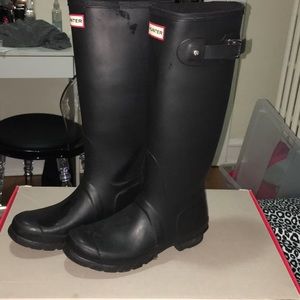 Hunter rain boots with box